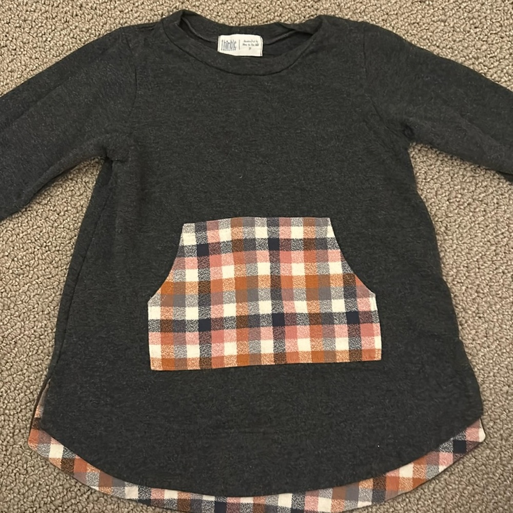 Long sleeve kangaroo pocket top